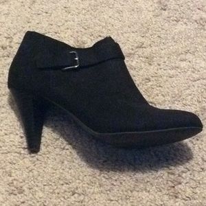 Fioni black heels- used once